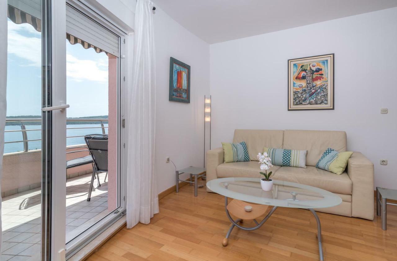 Apartment Sea View Trogir Buitenkant foto